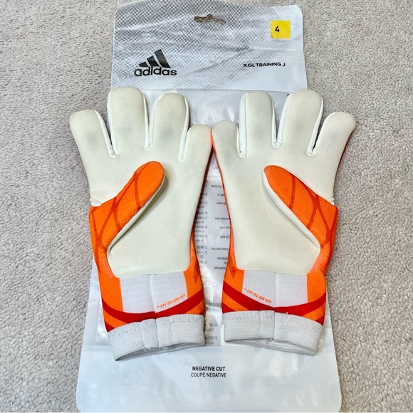 Adidas soccer kids juniors goalie gloves XGL training J, size 4 - Picture 3 of 4